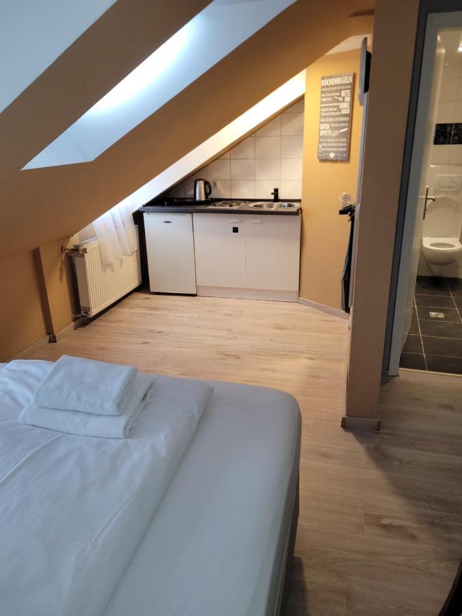Hotel Franken an der Messe Frankfurt am Main Buitenkant foto